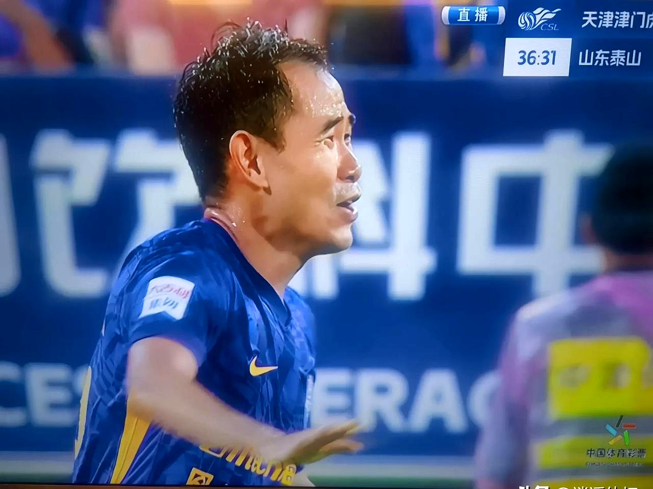 清晨突围战来临，山东泰山围绕CBA季后赛扳平良机，赛场秩序良好，年轻球员得到机会的简单介绍