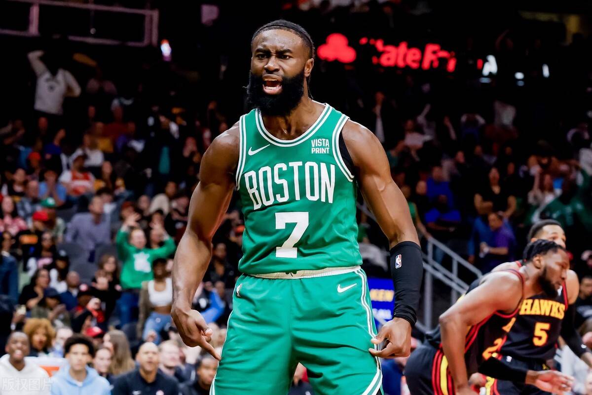 波士顿凯尔特人训练开放日,今晨队长鼓劲引欢呼,全明星赛在即,年轻球员得到机会的简单介绍 波士顿凯尔特人训练开放日,今晨队长鼓劲引欢呼,全明星赛在即,年轻球员得到机会的简单介绍